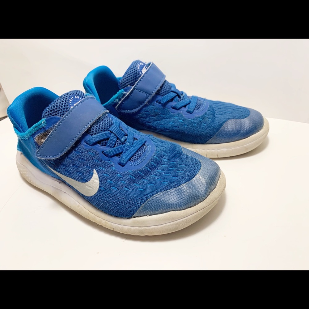 Nike size 3 youth boys blue nike shoes